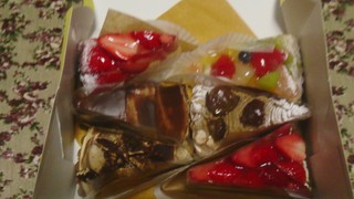ア．ラカンパーニュのケーキ